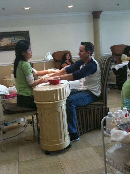 Eric getting manicure