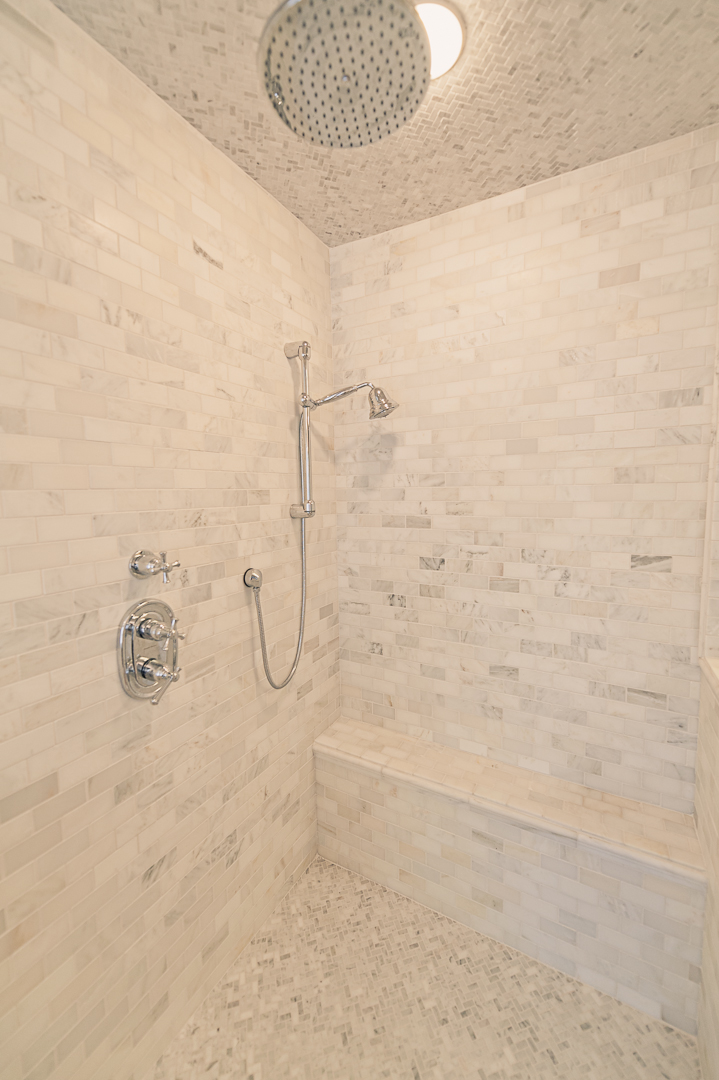 Now that we consistently have hot water, we're learning to really love this shower. ​