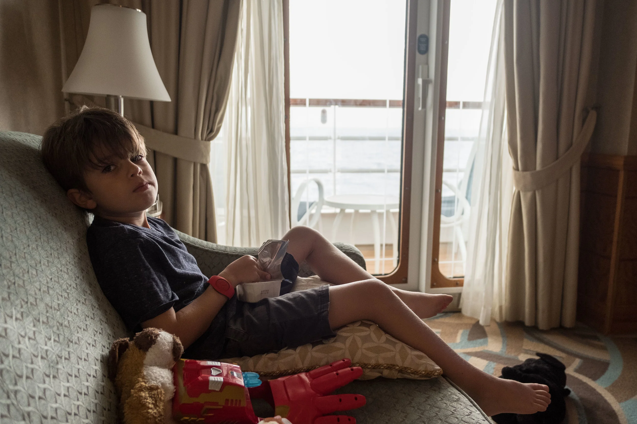 By the last day, Henry was happy to chill in the room with some Frosted Flakes. All of those trips to the souvenir shop to decide how to spend his allowance must have really worn him out.