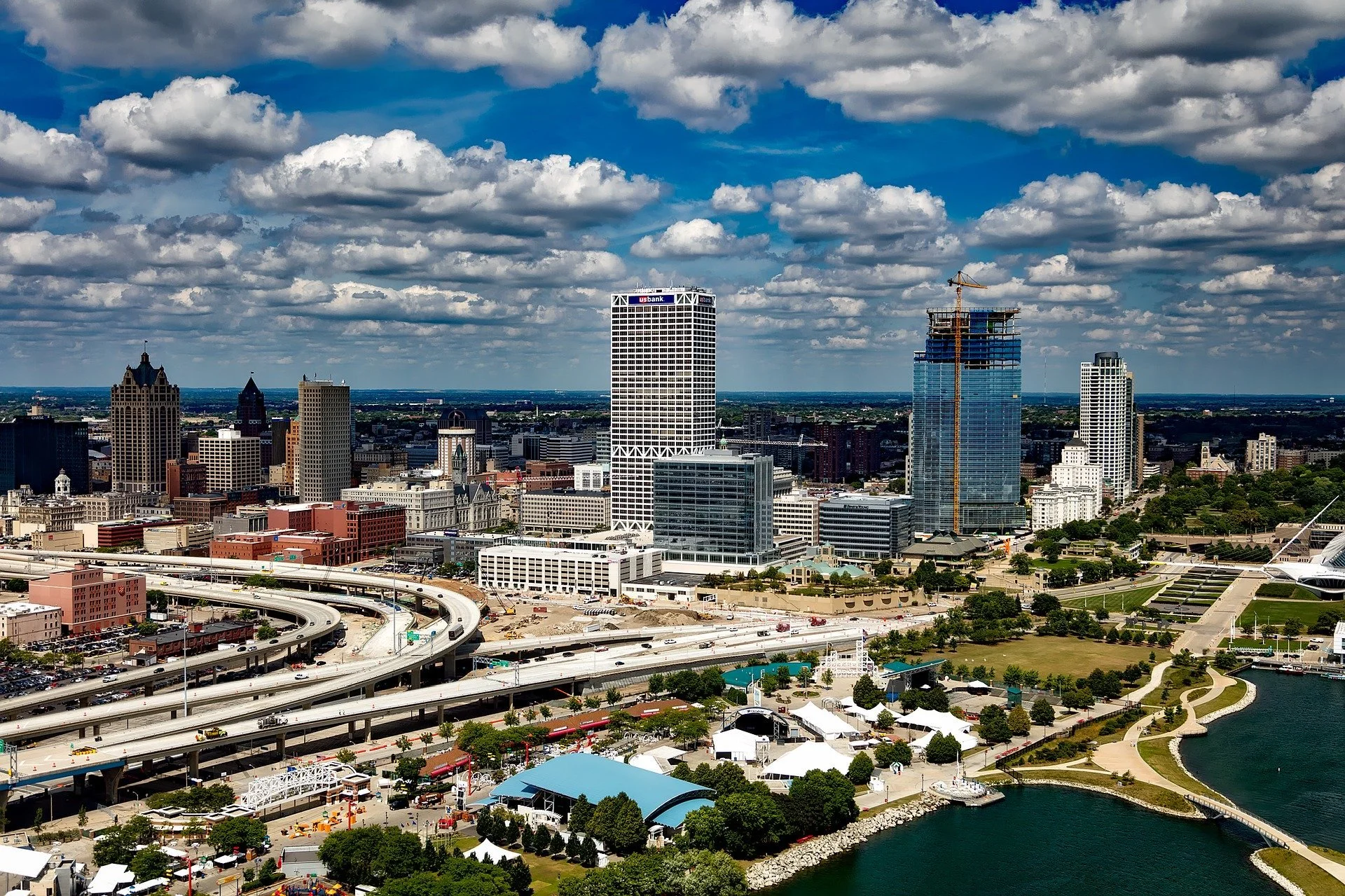 Milwaukee_-2016(Public__Domain)David__Mark__from__Pixabay210119-060108.jpg