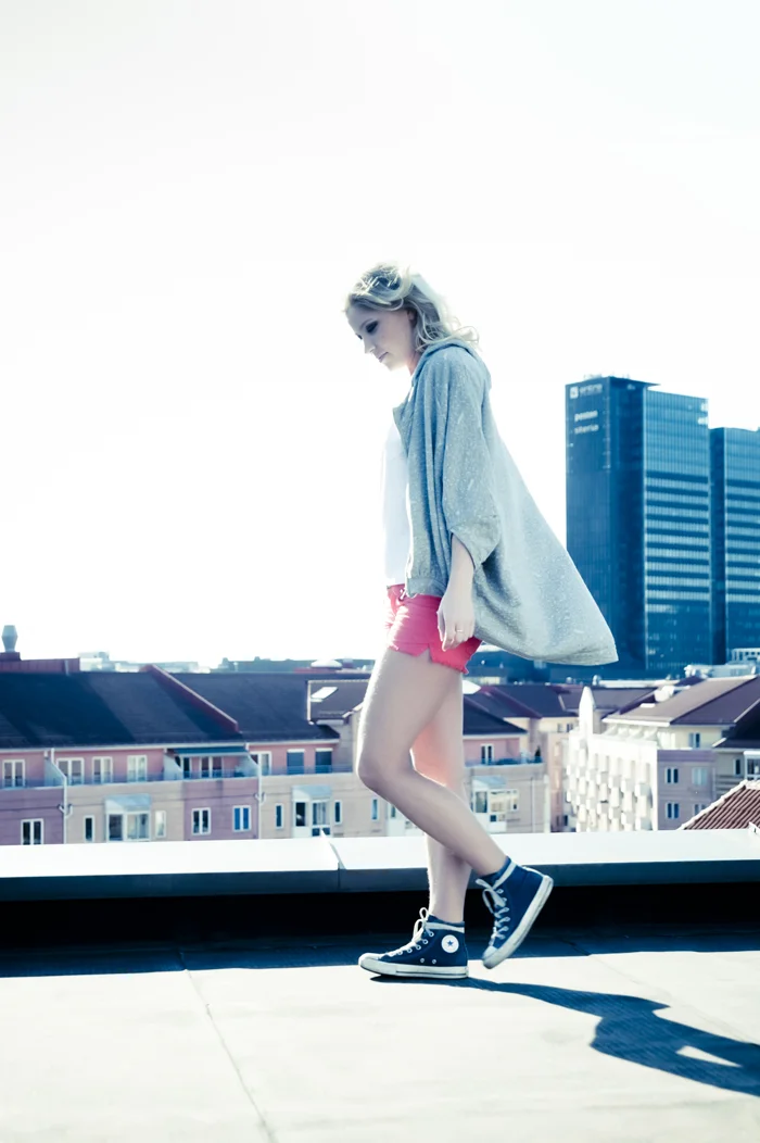  Modell: Malene Rustad
Kjellås MUA/hår: Benedicte
Johansen For "Come As You
Are" by Høyer
				   