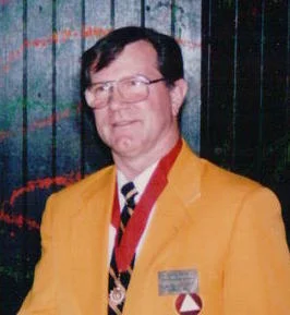 14 mike enos 1998-99.jpg