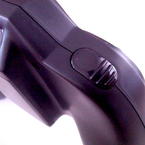 Pressing the left shoulder button and moving the right stick any direction causes the Alias to flip in that direction.