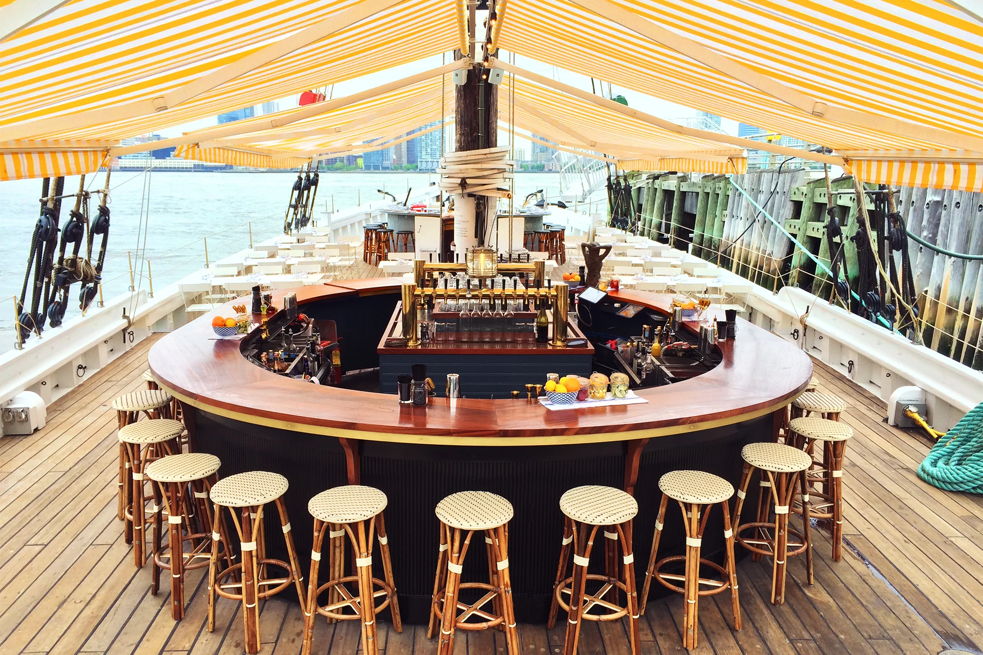 Grand_Banks_Media_Kit_2016_Main_Bar_CREDIT_Alexander_Pincus.jpg