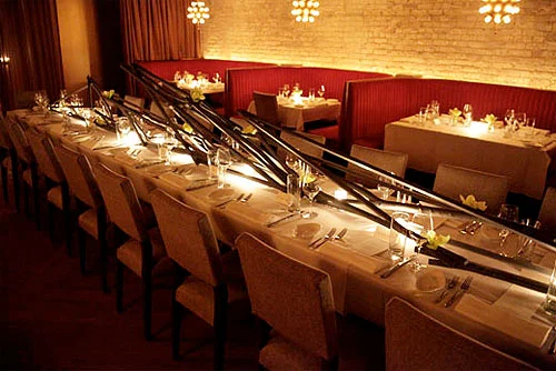 Grey Out » Table Setting