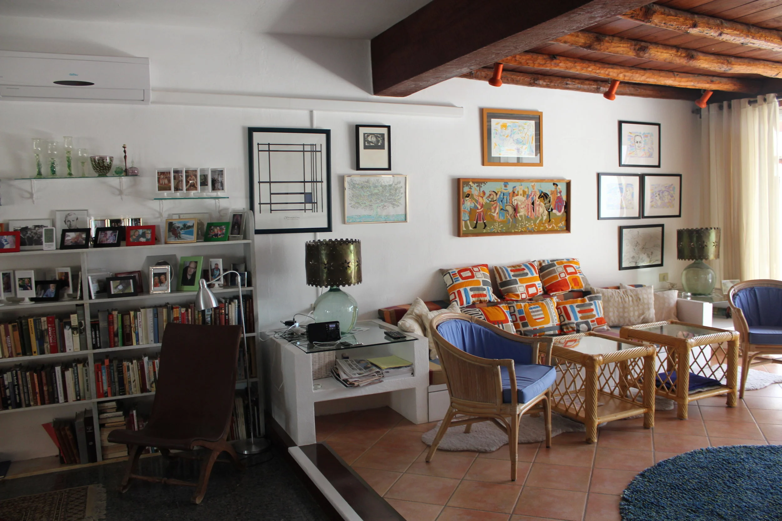 Tv-del -  med sofa designet av  César Manrique