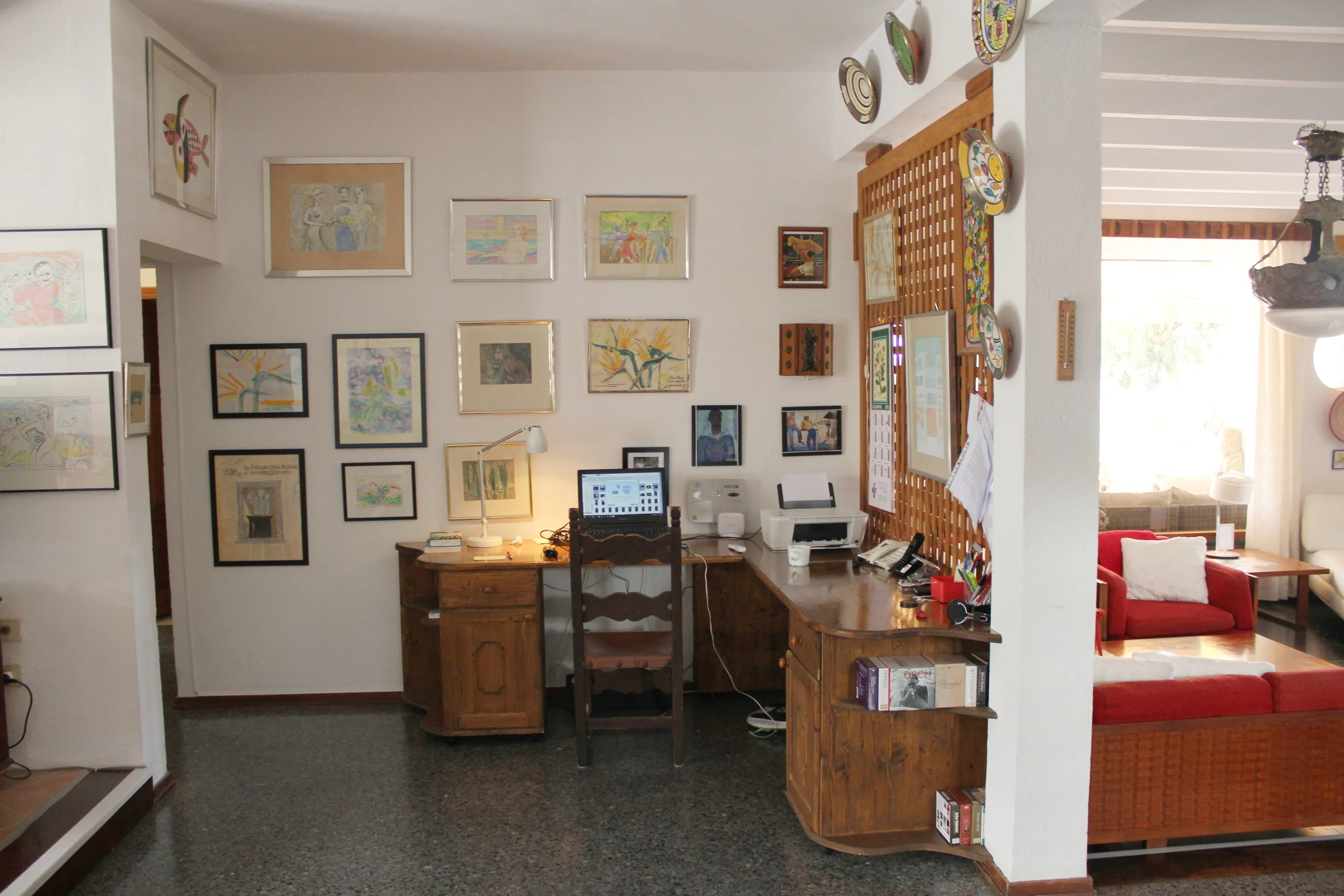 Arbeidskrok i stuen - med wifi-oppkobling