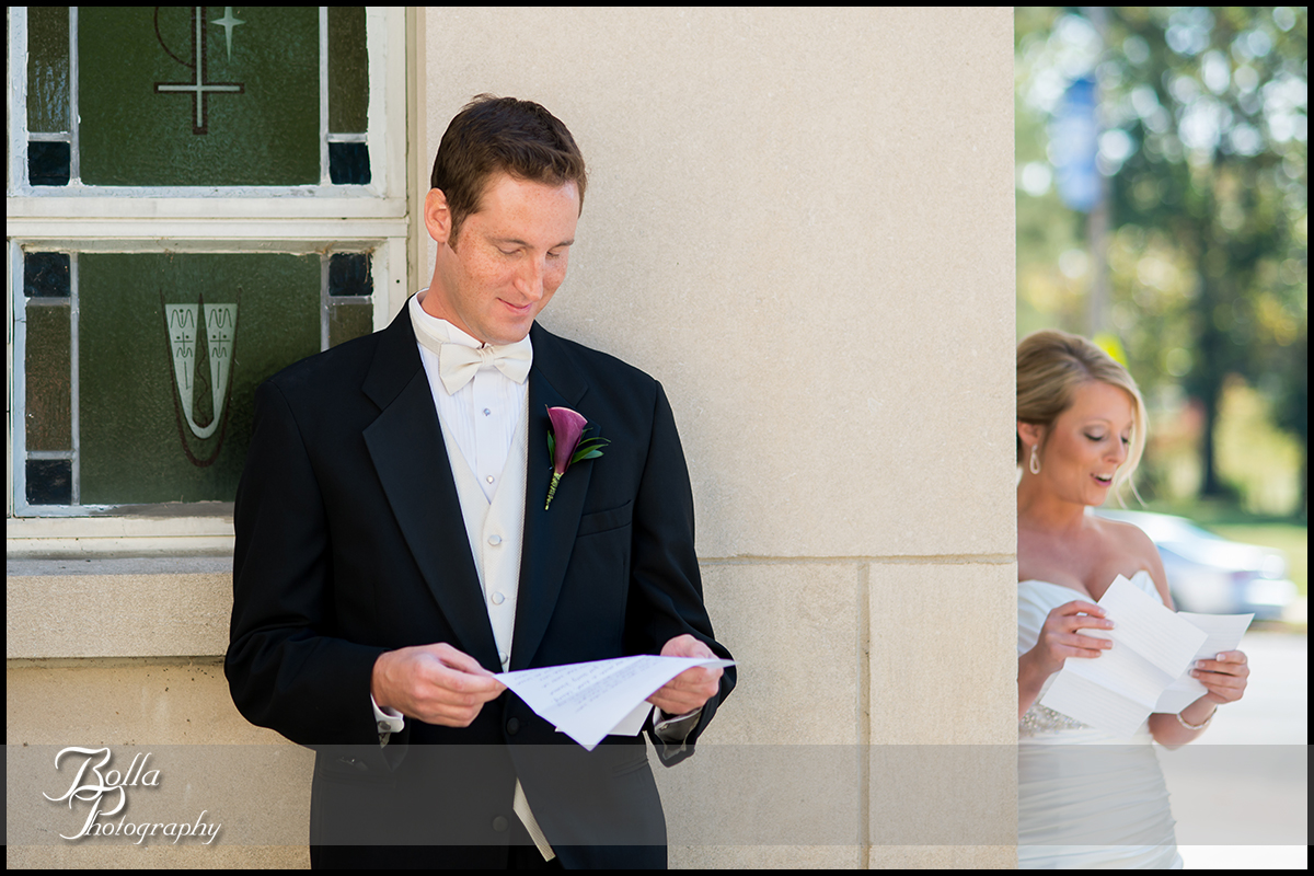 005-Bolla-Photography-wedding-Saint-Louis-MO-STL-bride-groom-first-look-letters-church-Peters.jpg