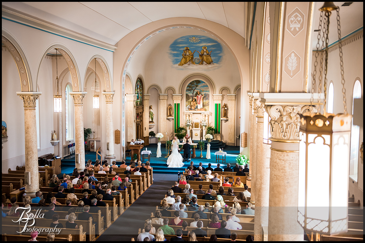 007-Bolla-Photography-wedding-Germantown-IL-ceremony-church-bride-groom-Albers.jpg