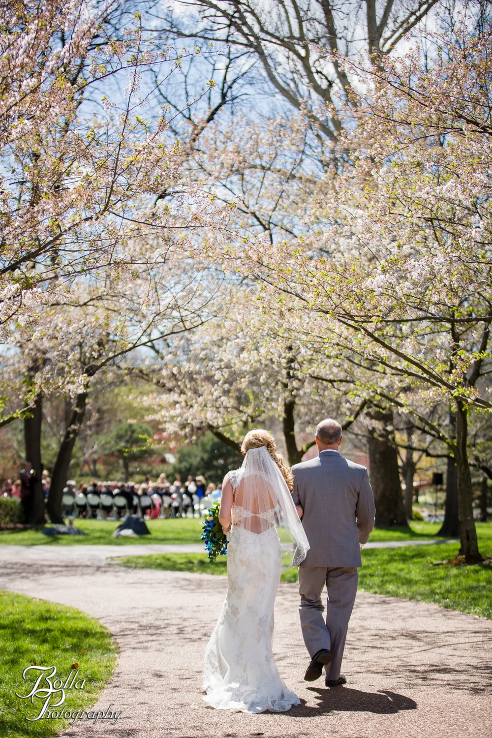 Bolla_Photography_St_Louis_wedding_photographer_Morgando_Blues_hockey_Botanical_Gardens_spring-0170.jpg