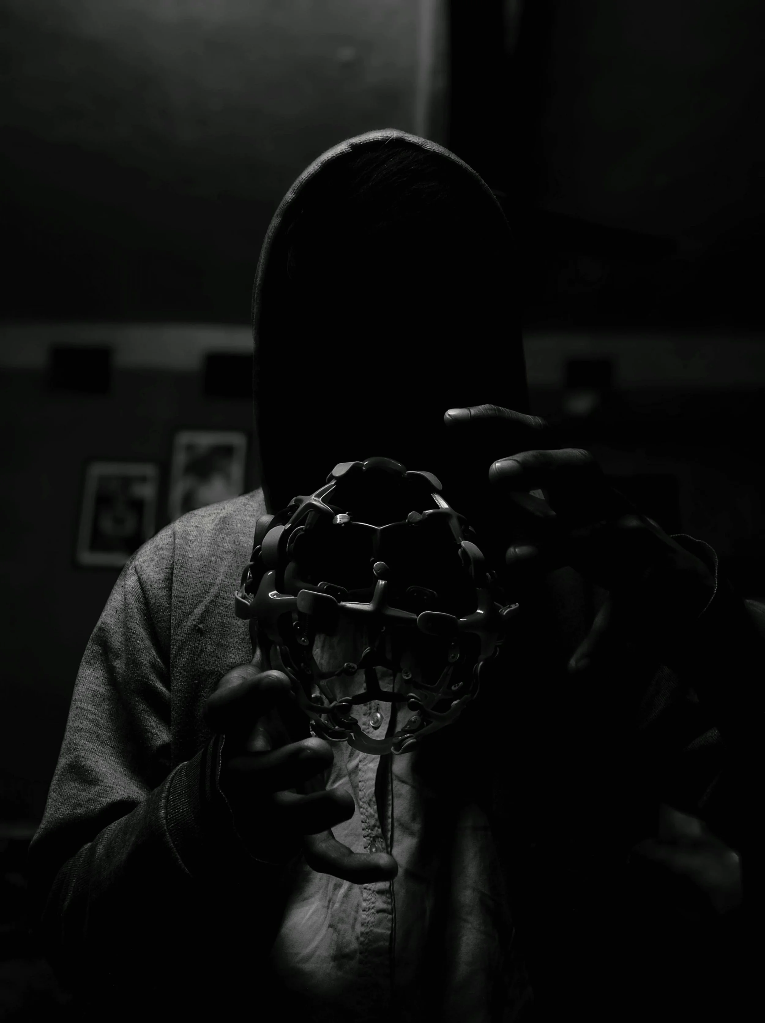 Pra7een person with gun.jpg
