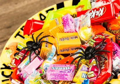 Je laisse mes enfants dévorer tous leurs bonbons d'Halloween