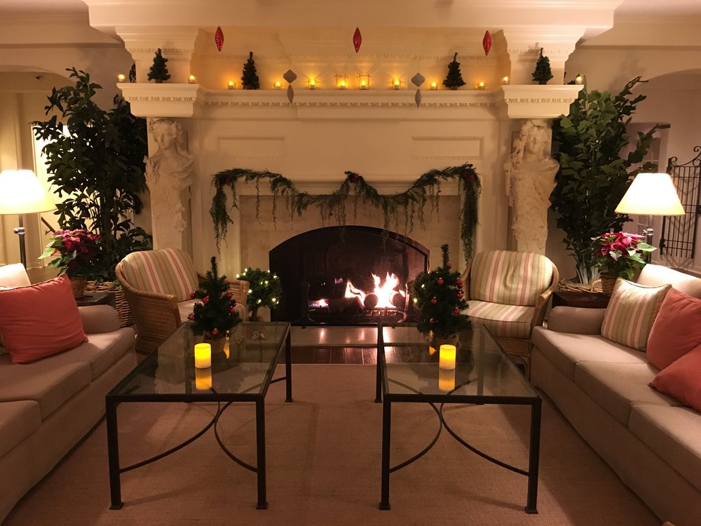 PHOTO CREDIT: JAIME DAMAK THE COZY LOUNGE AT HOTEL LA PLAYA CARMEL-BY-THE-SEA