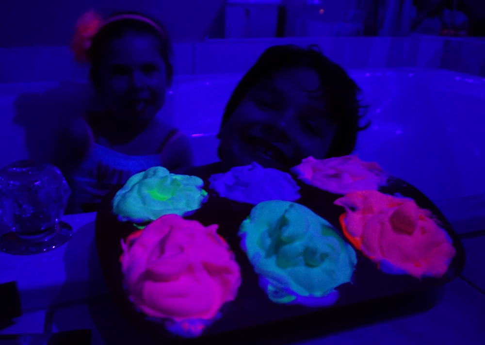 Peinture fluorescente pour le bain — Je suis une maman