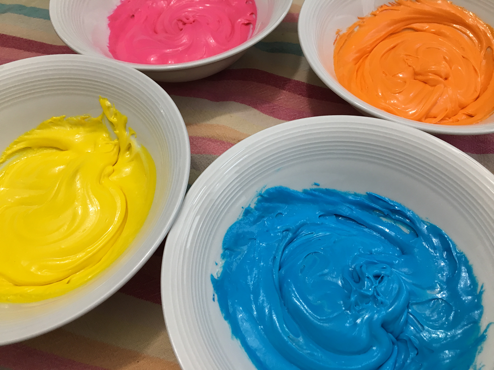 De La Pate A Manger Euh A Modeler Je Suis Une Maman