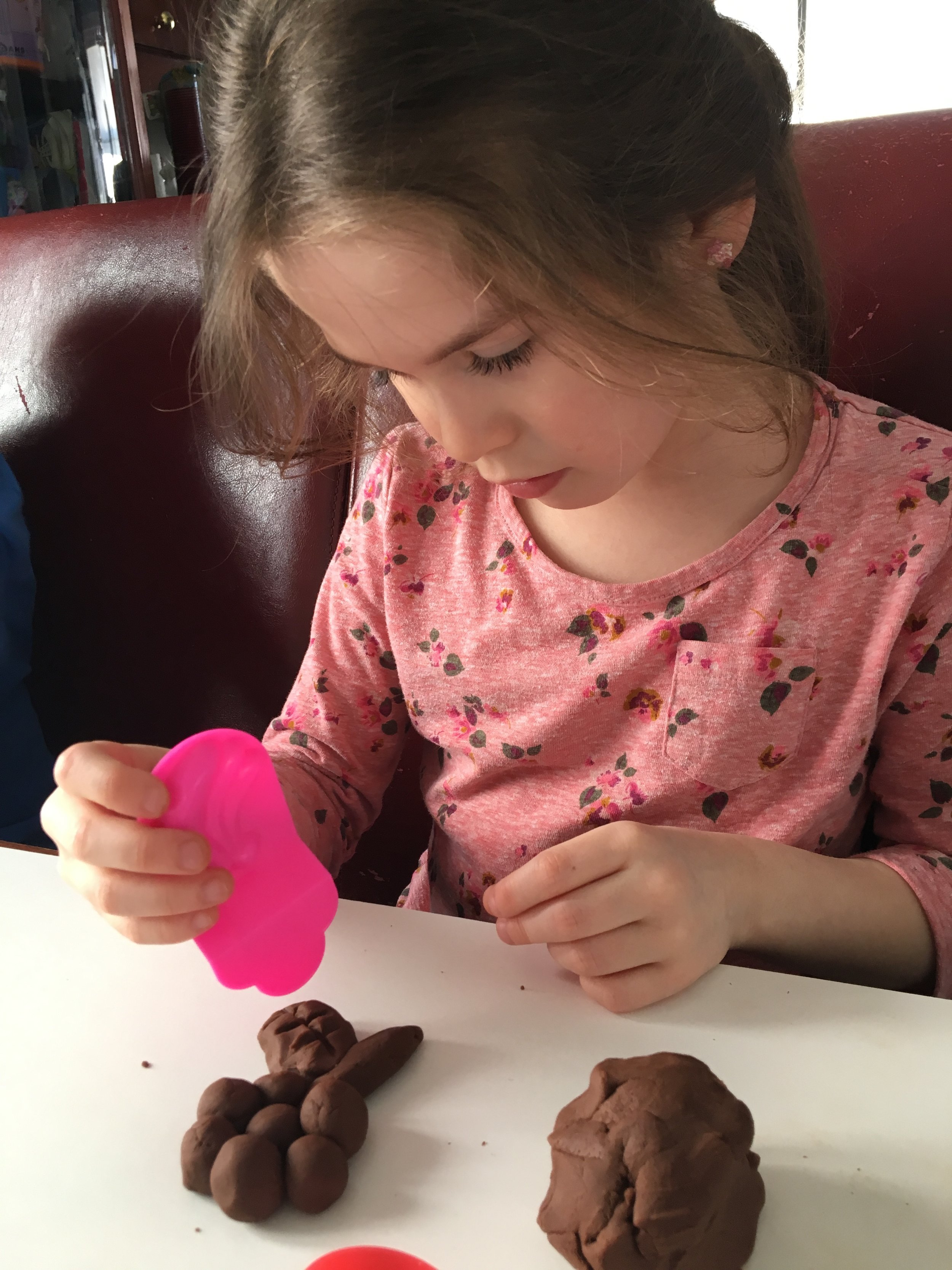 Pâte à modeler chocolatée — Je suis une maman