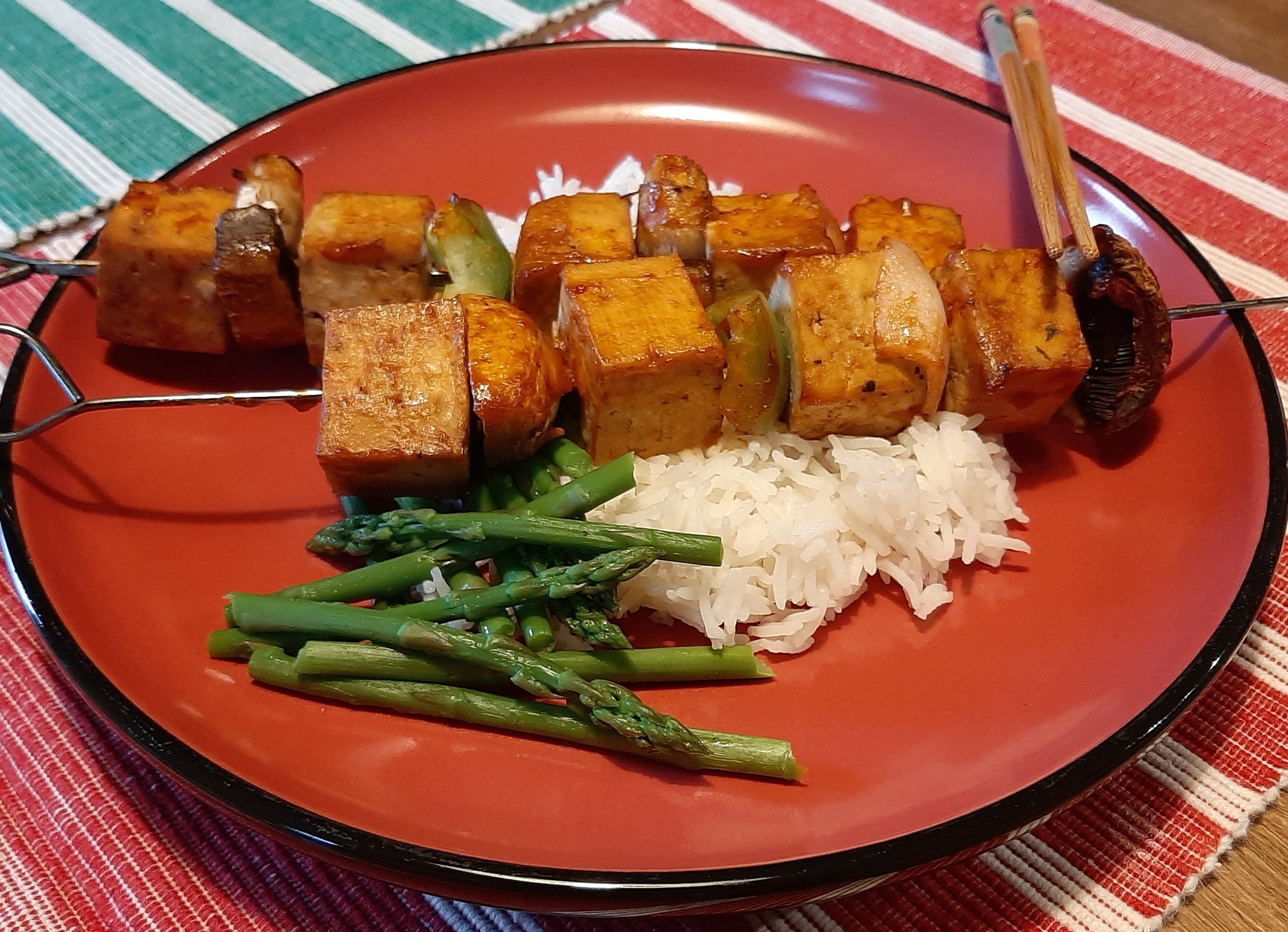 Brochettes de tofu sauce barbecue — Je suis une maman Blogue pour les