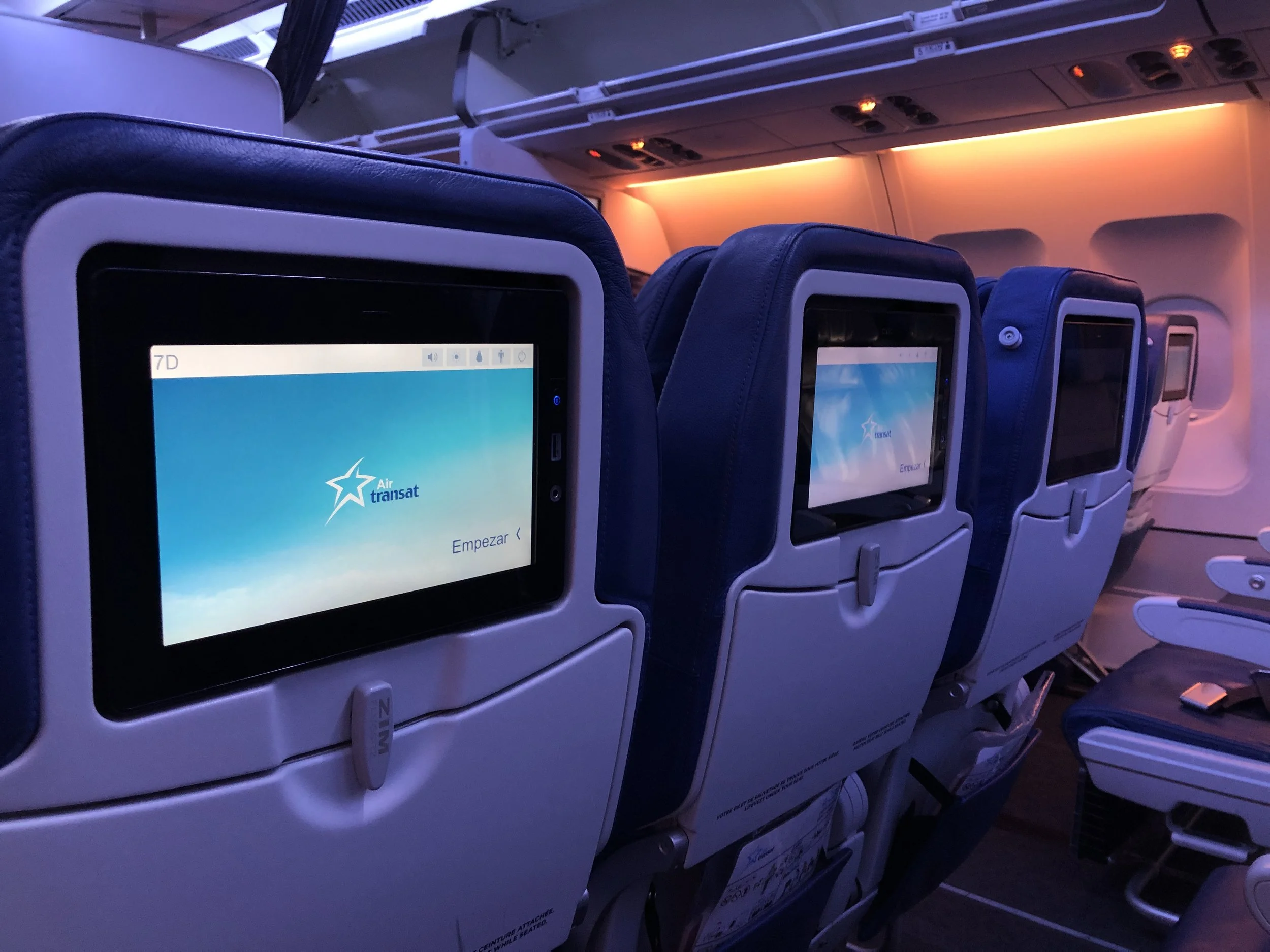voyage-europe-long-vol-air-transat-super-service-cliente-satisfaite