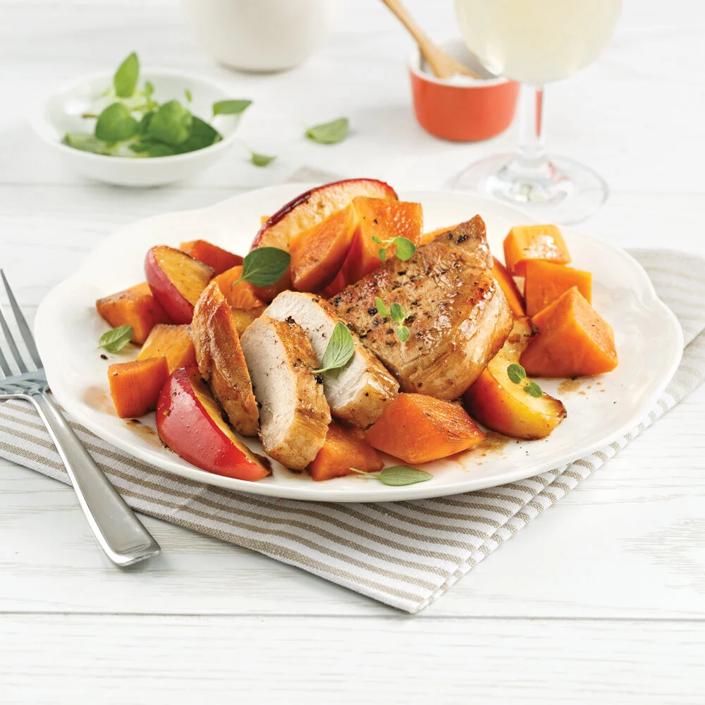 cotelette-de-porc-aux-pommes-et-patates-douce-a-la-mijoteuse.jpeg