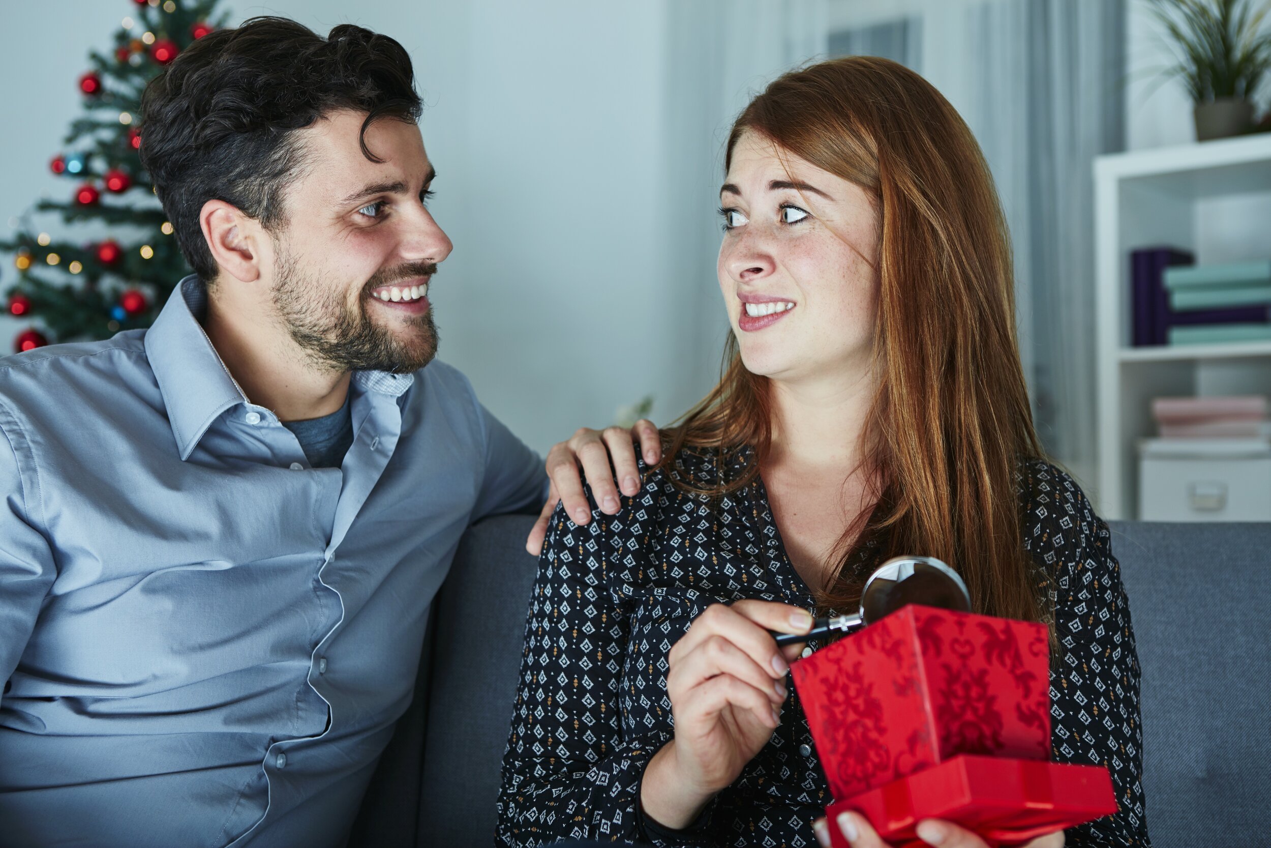 pires-cadeaux-recus-déception-Noel-amoureux-conjoint-cadeau-poche.jpeg