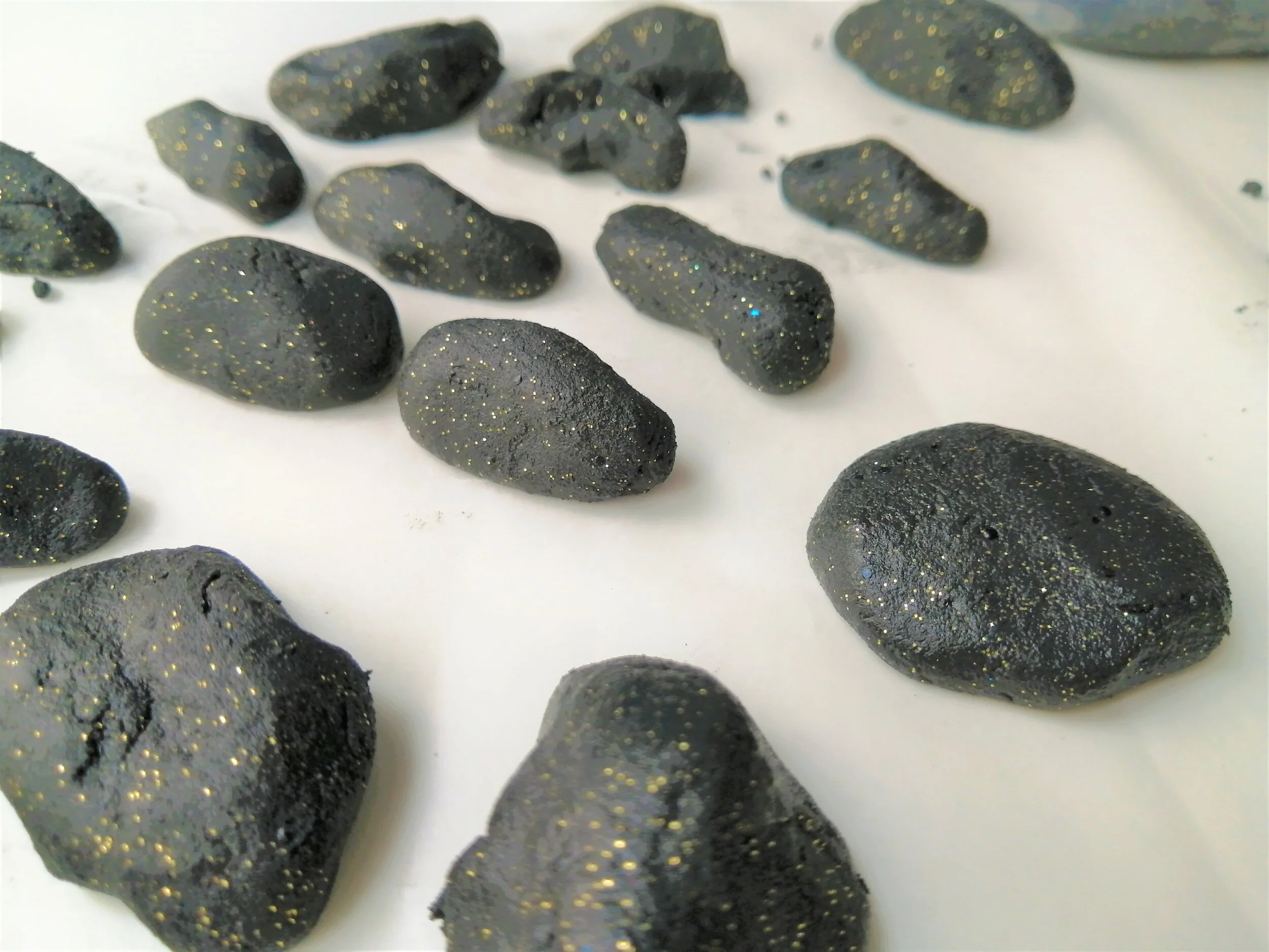 roches-lunaires-bricolage-enfants-activité-univers