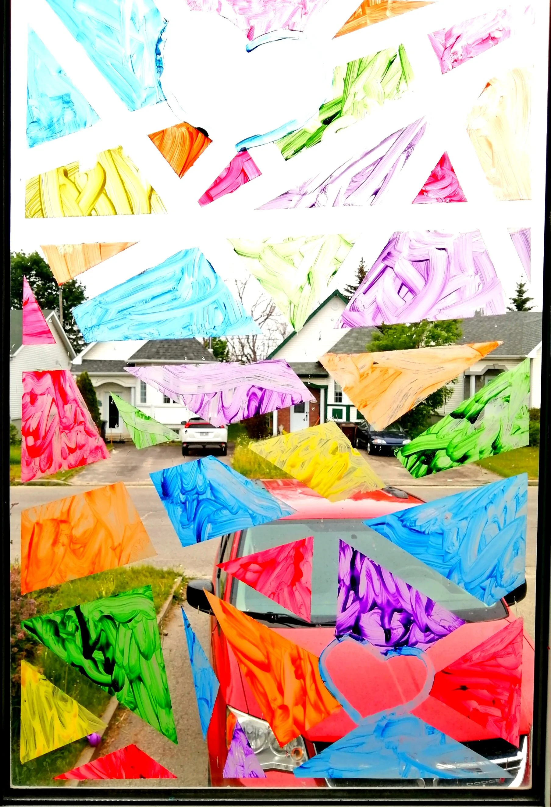 bricolage-vitrail-du-bonheur-fenetre-peinture-activité-créative-maman-bricole