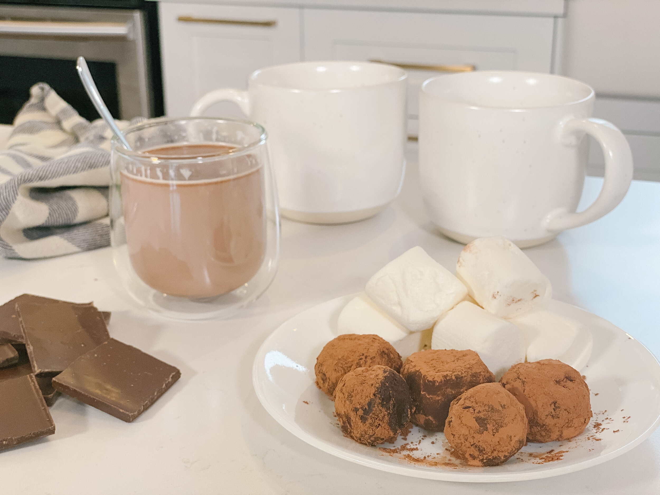 Recette : des bombes pour chocolat chaud maison avec Côte d'Or®