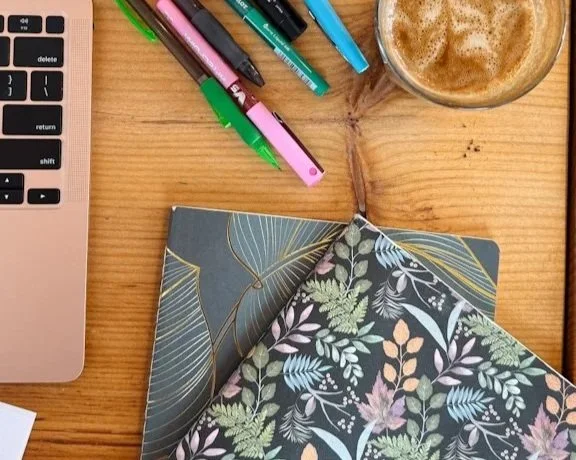 Printemps : 5 questions pour arrêter l’auto-pilote, te recentrer et repartir alignée