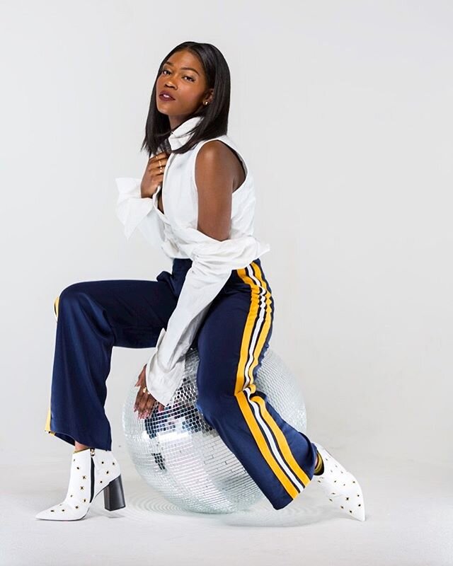 Focused my lens on Amber Grimes @burrcardi 
Creative Director/ stylist - @khleo.a 
Creative  Consultant - @badn3wzz 
Assistant - @tahirdaudier .
.
.
#femalephotographer #editorial #discoball #style #concept #ATL #ATLPhotographer #Brandingimagery #atl