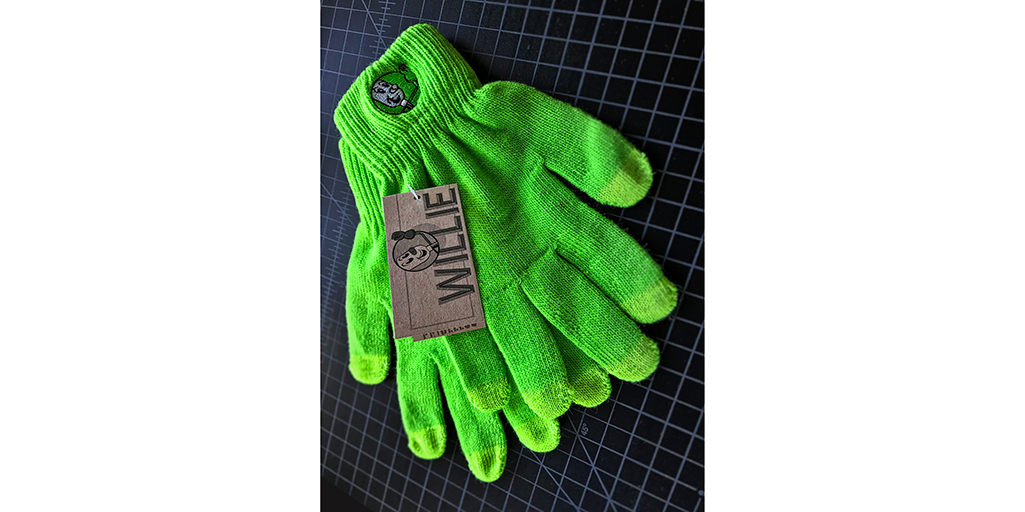 Willie_Gloves_1024_071618.jpg