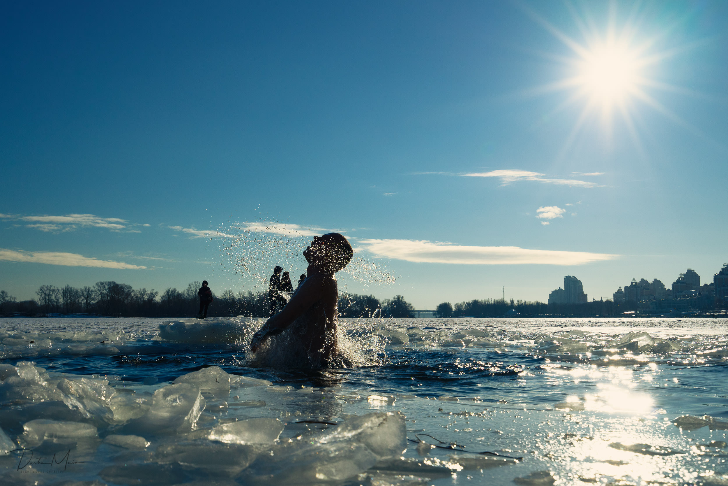  Water sprayed when coming up from the frozen river in Kyiv, Ukraine. © Dustin Main 2019 