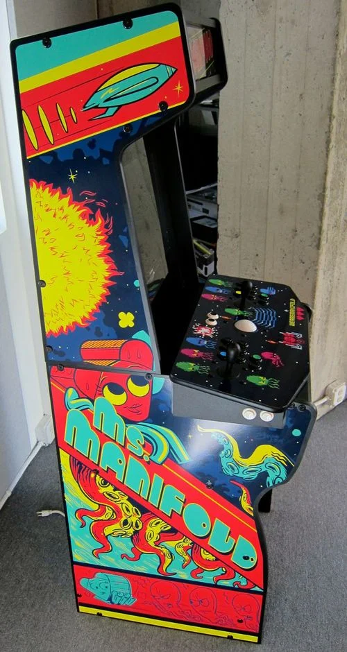 Arcade Cabinet Art for Manifold