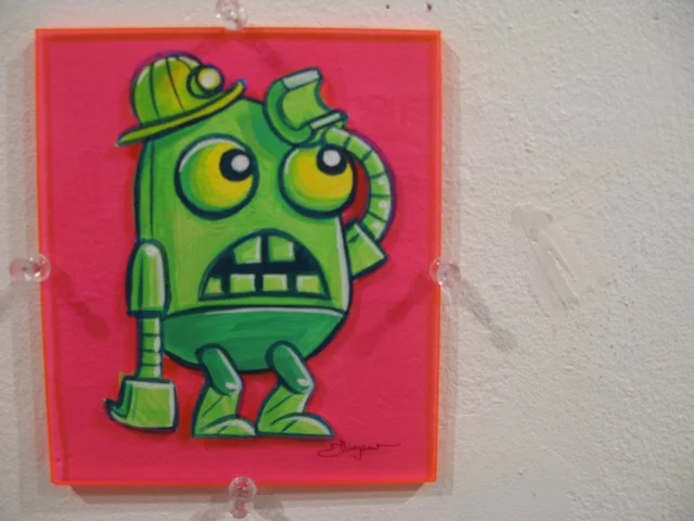 robot-on-pink-plexi_2479421194_o.jpg
