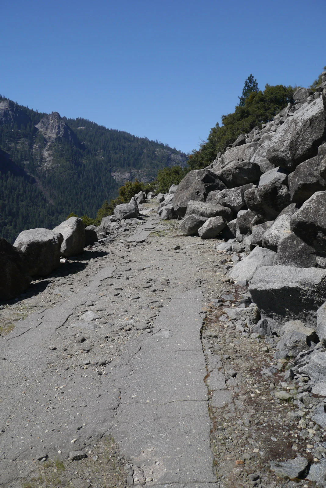 Heading up the Old Rockslides Trail. Photo Courtesy of Calipidder.com