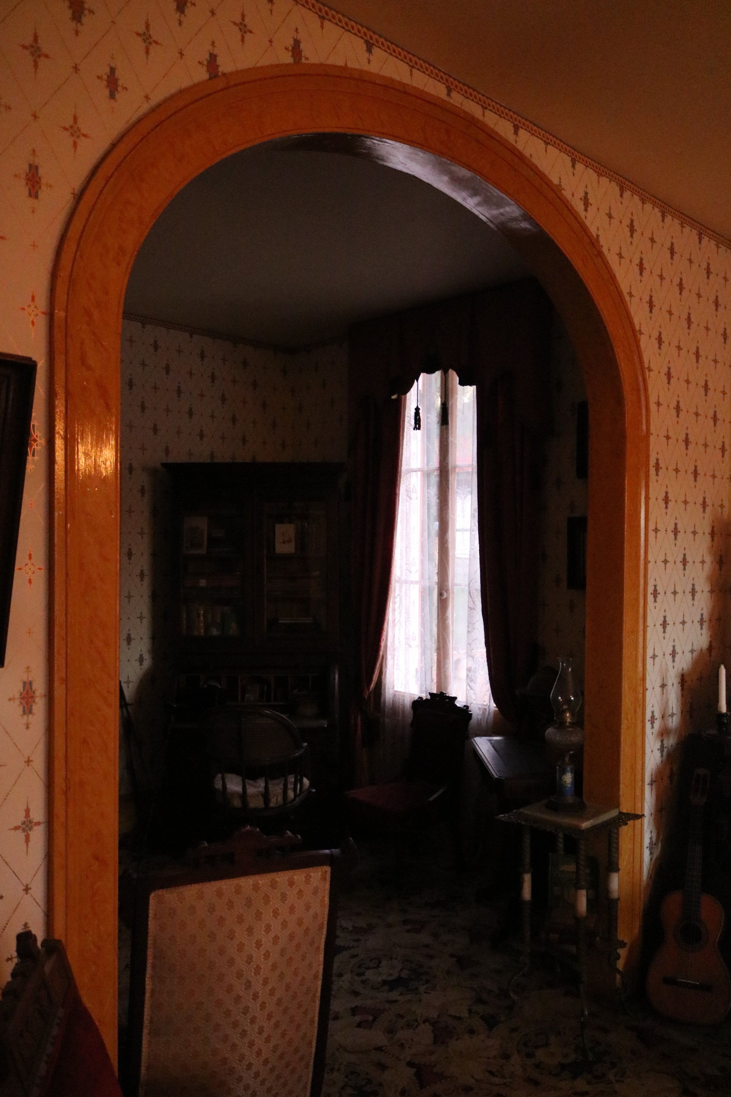 According to historical records, Thomas Whaley would regularly tell his guests that Yankee Jim was hung on gallows that stood in the spot where this arch was later constructed in the Whaley House.
