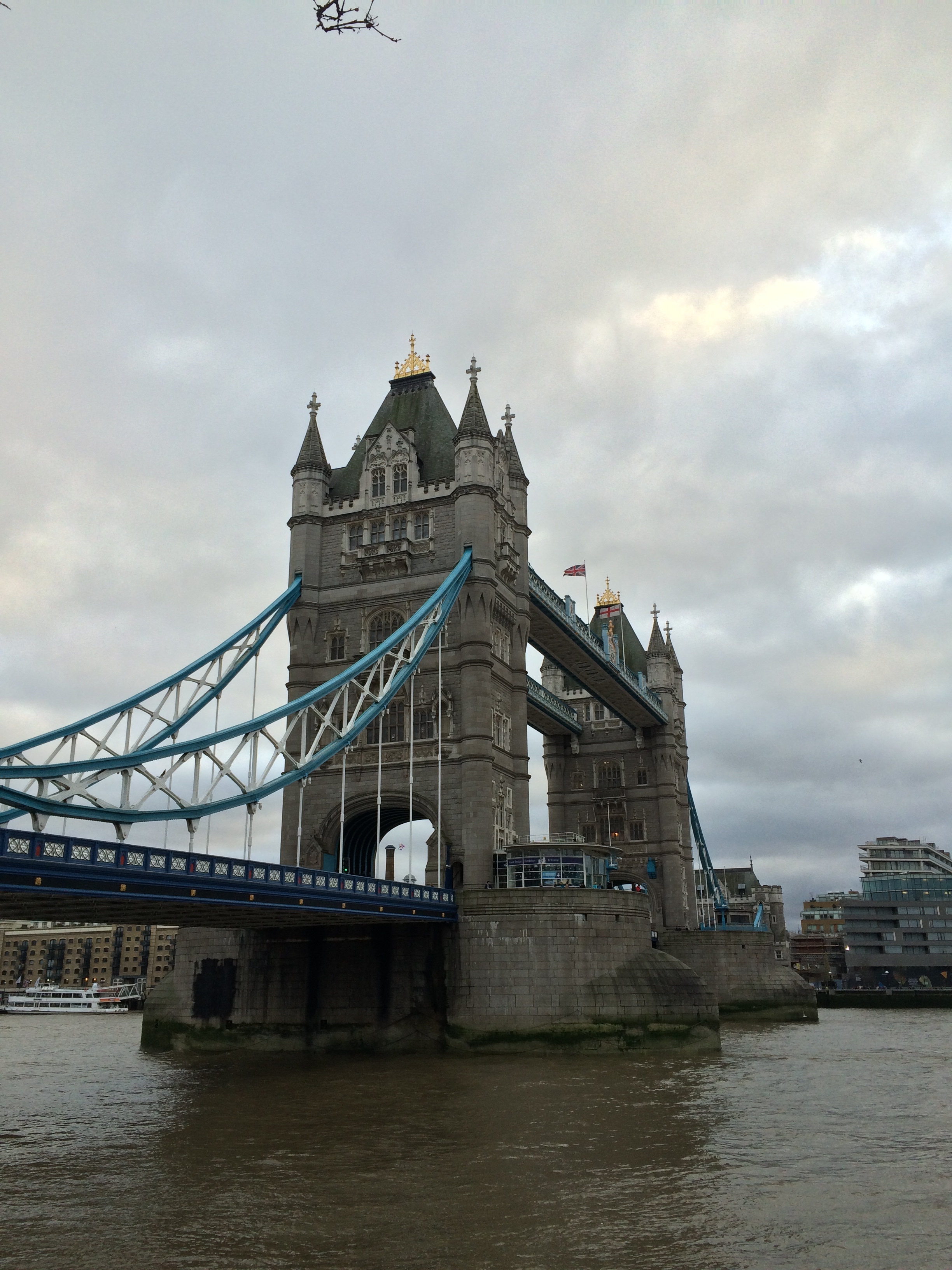 The twin towers of the Tower Bridge house the bascules that raise and lower the bridge