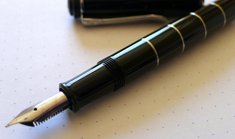 innovatie verrader verhouding Pelikan M215 Rings Fountain Pen Review — The Pen Addict
