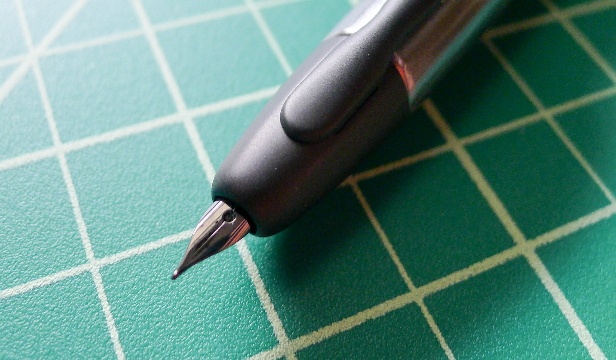 Pilot Vanishing Point Fountain Pen - Black Matte - The Goulet Pen