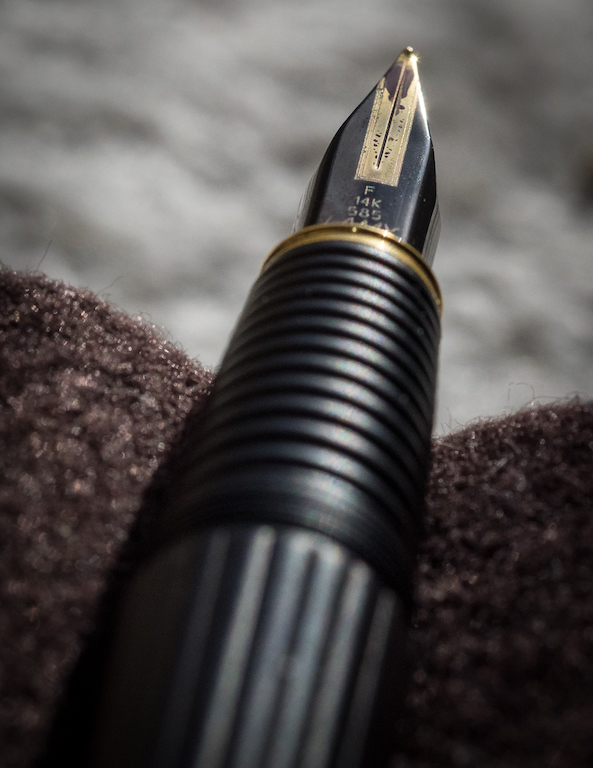 Grand kleur Behoren Lamy Imporium in Black and Gold: A Review — The Pen Addict