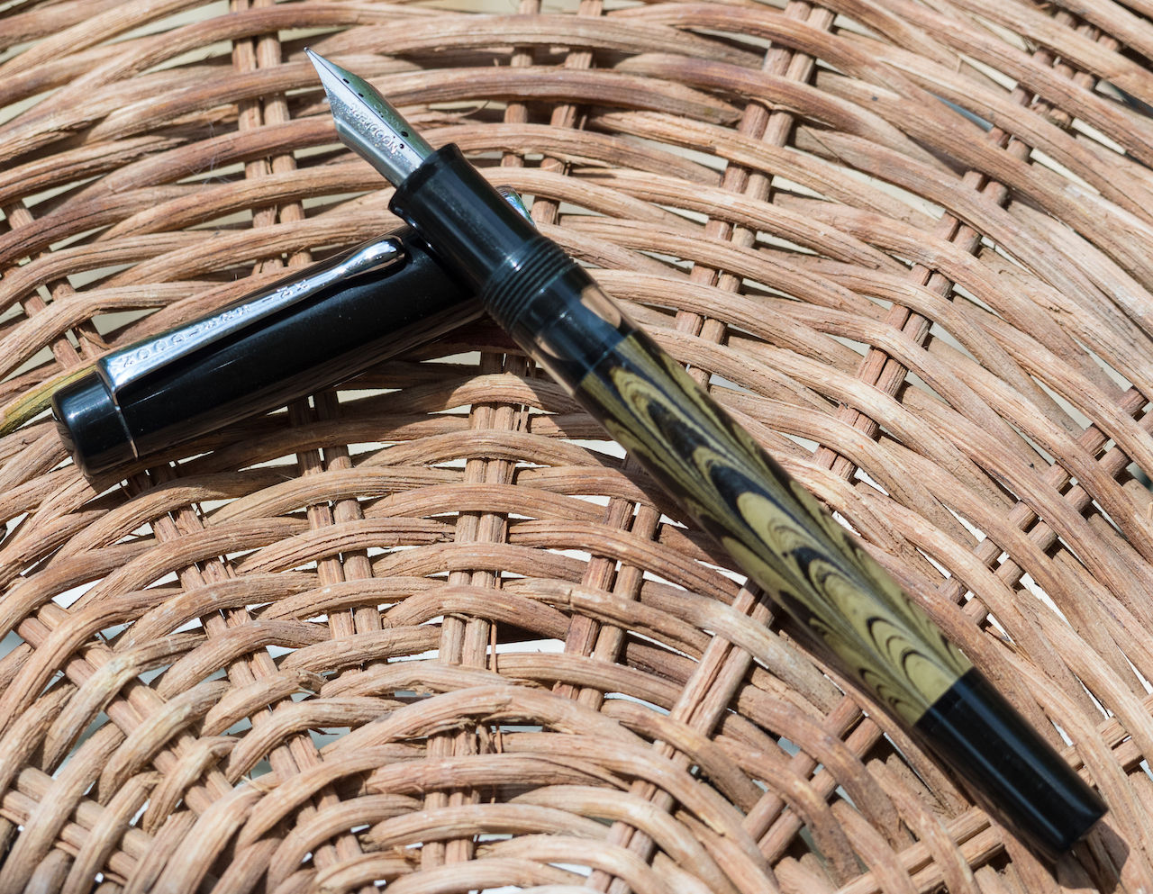Vintage Find: Telescoping Dip Pen - The Well-Appointed Desk