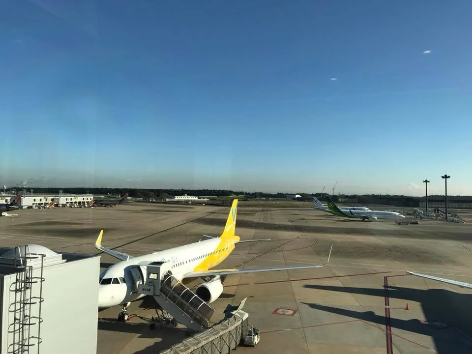 Image 40 airport.jpg