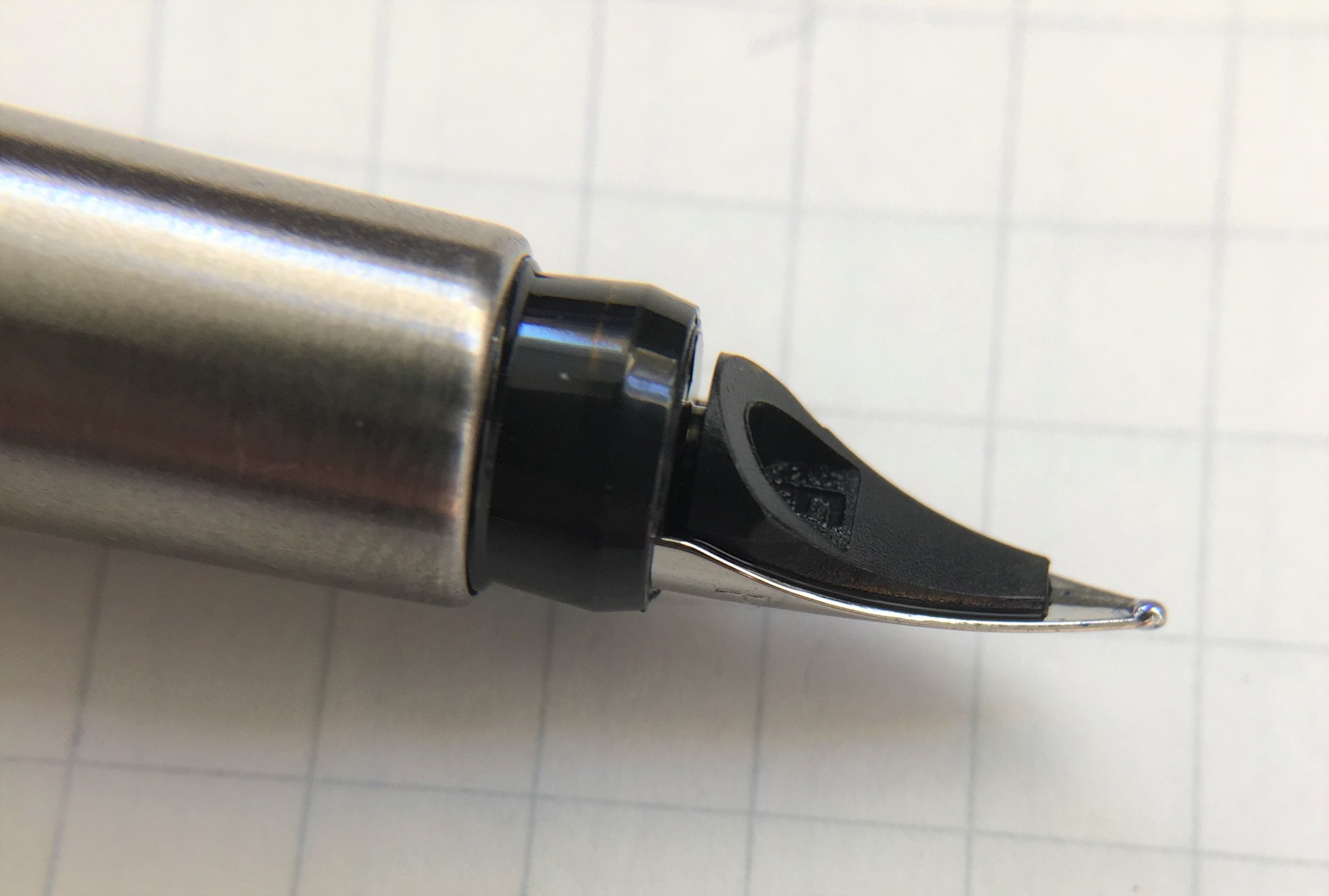 Stainless Steel Black Genuine Parker Vector Standard Chrome Trim Fountain Pen 