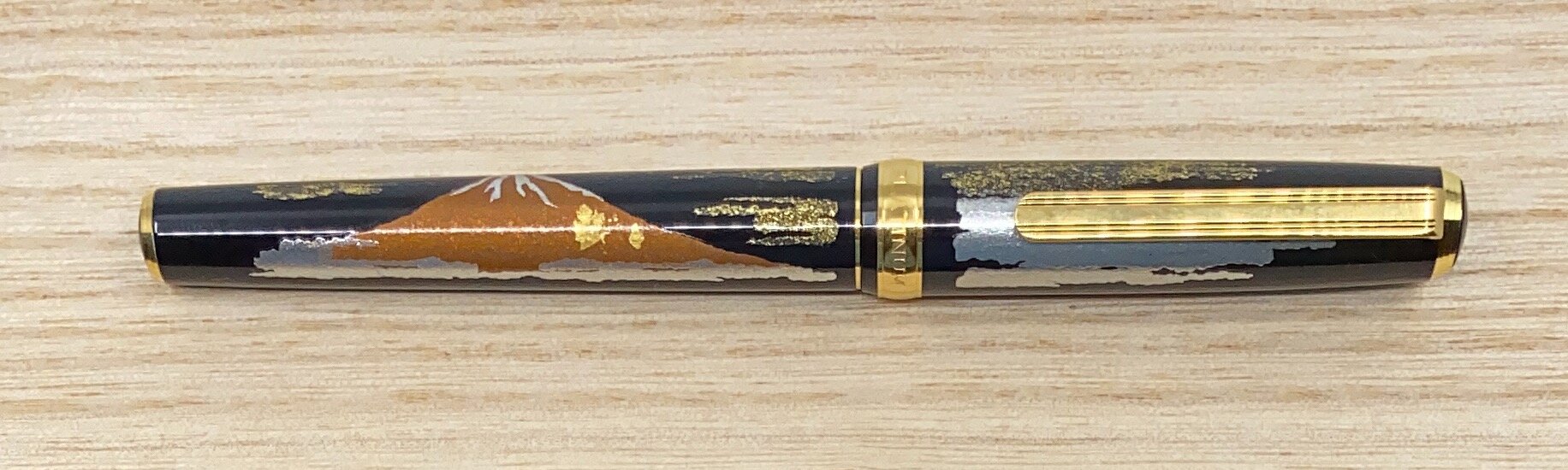 Platinum Kanazawa Leaf Red Mt. Fuji Fountain Pen Review