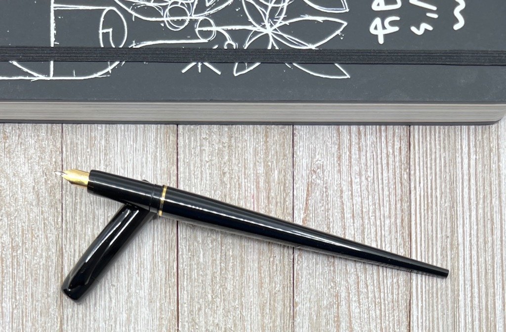 Fountain Pen Review: Muji Fountain Pen - The Well-Appointed Desk