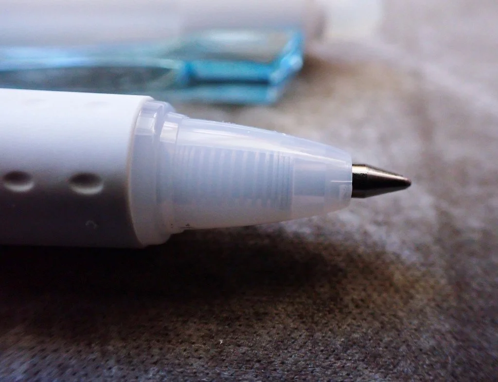 Pilot Kese Lamé Erasable Glitter Gel Pen Review — The Pen Addict