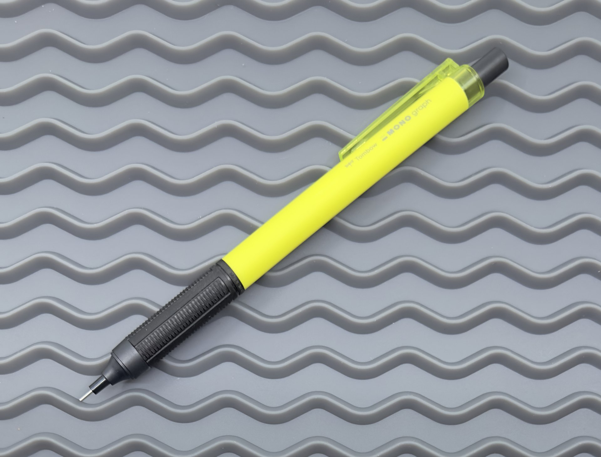 Tombow Mono Graph Lite Mechanical Pencil Review — The Pen Addict