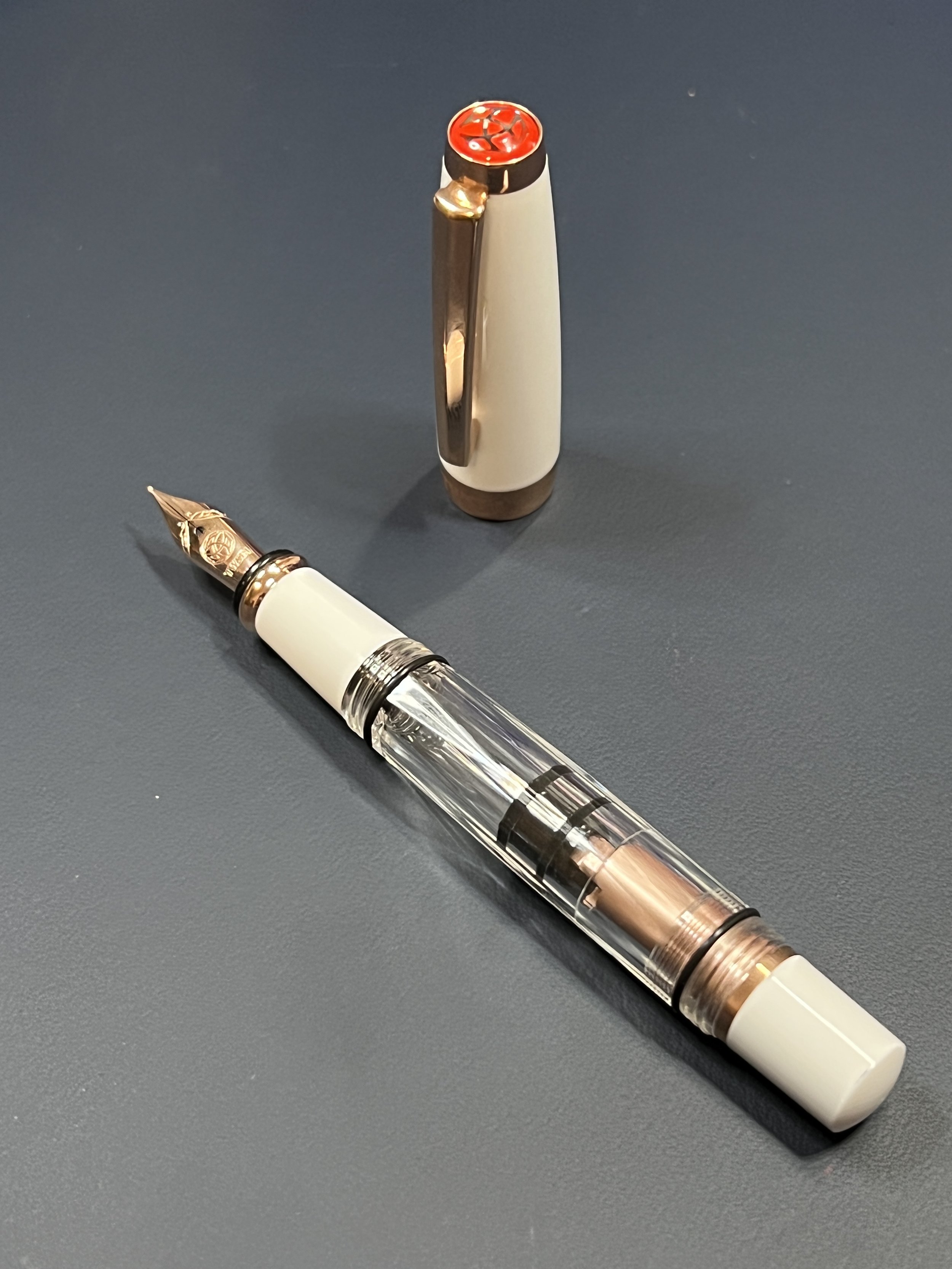 STUNNING HIGH QUALITY BRASS ROLLER BALL TACTICAL PEN WITH POCKET CLIP 