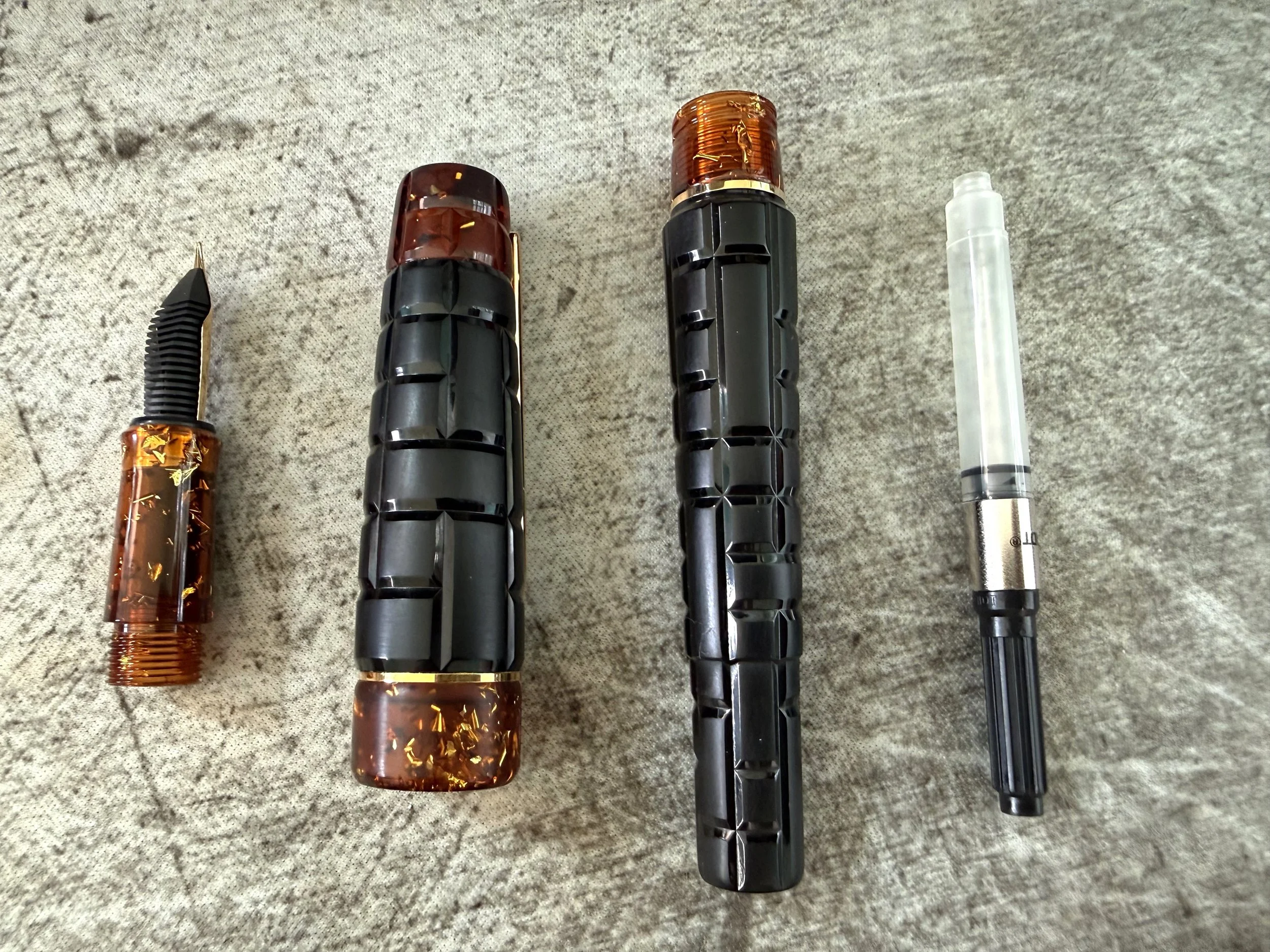 BENU Tessera Black Amber Fountain Pen Open