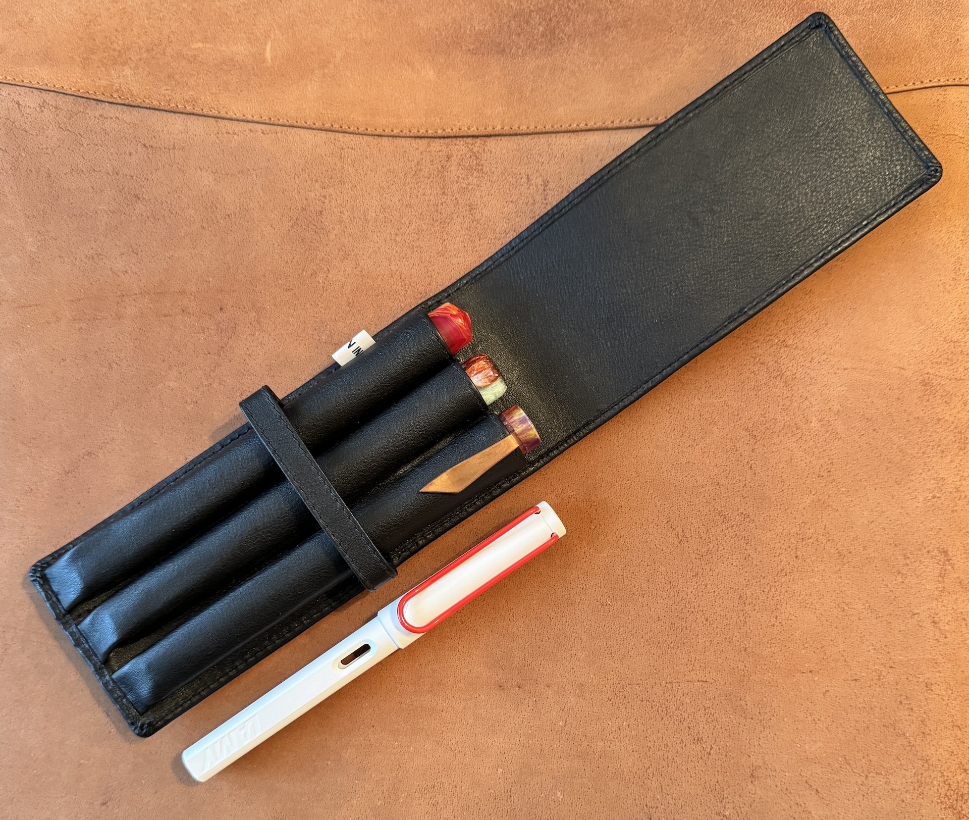 Kokuyo NeoCritz Flat Pencil Case Review — The Pen Addict