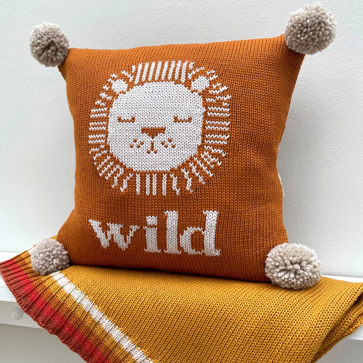 lion-cushion-caramel-W.jpg